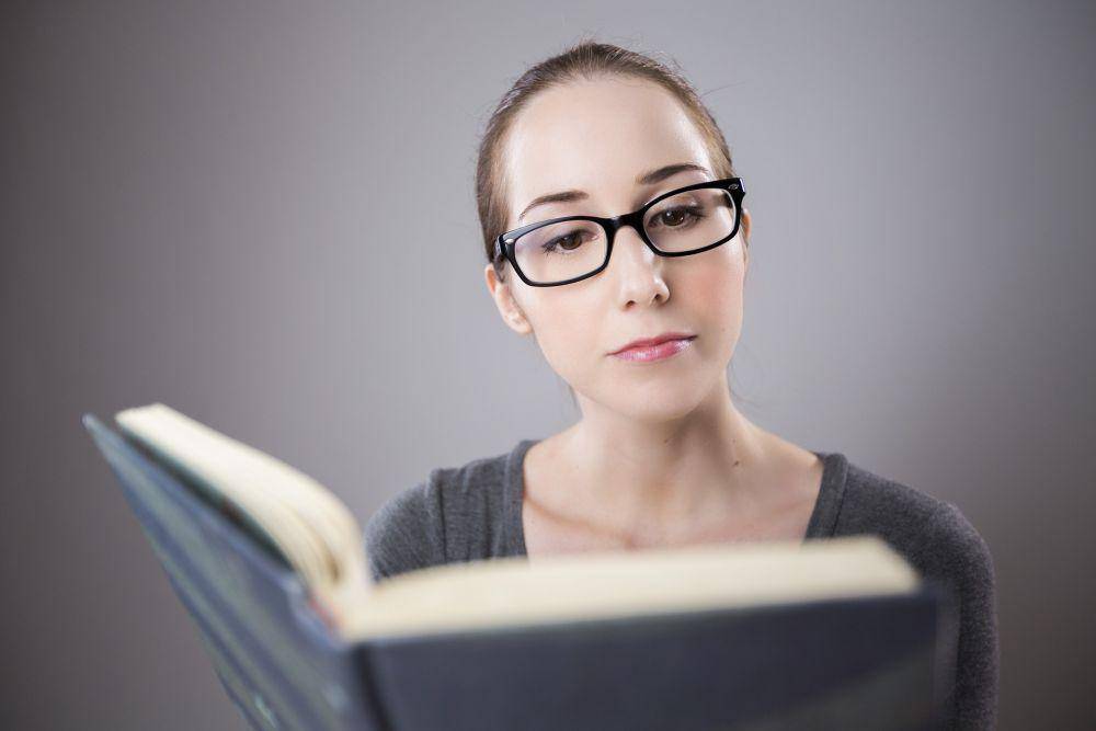 ilustrasi membaca buku (Pixabay.com/PourquoiPas)