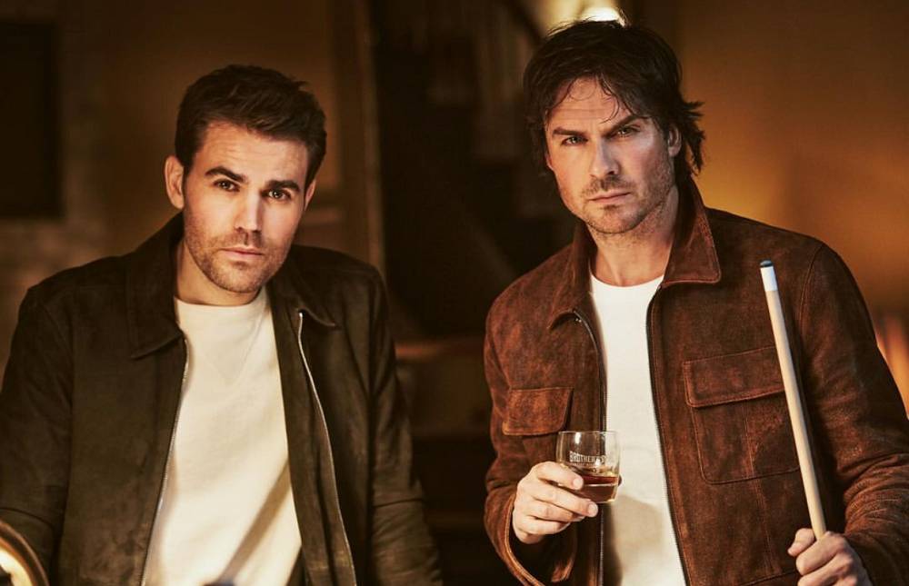 potret Paul Wesley dan Ian Somerhalder (instagram.com/brothersbondbourbon)