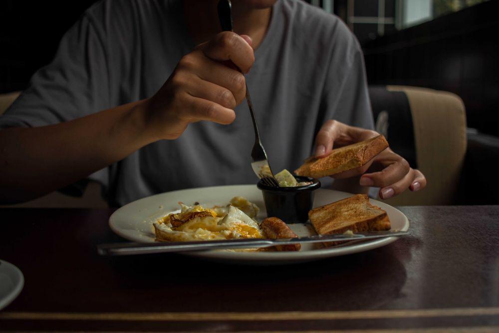 Batasi 10 Makanan Ini Kalau Kamu Lagi Minum Obat Warfarin