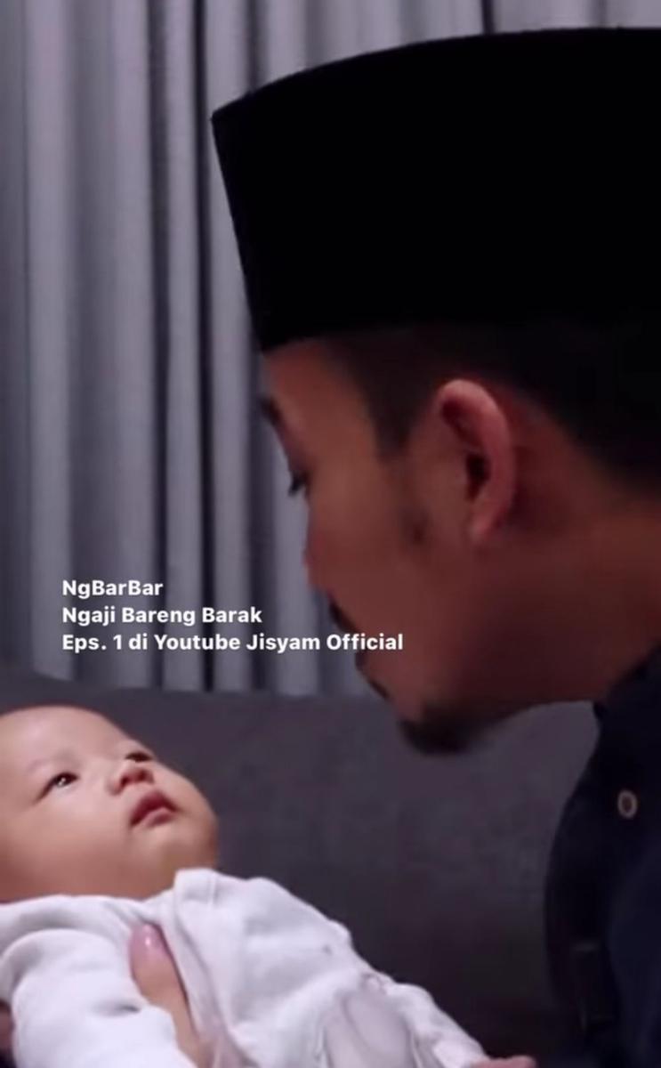 Ustadz Syam Momong Anak (instagram.com/jihan.ghazali)