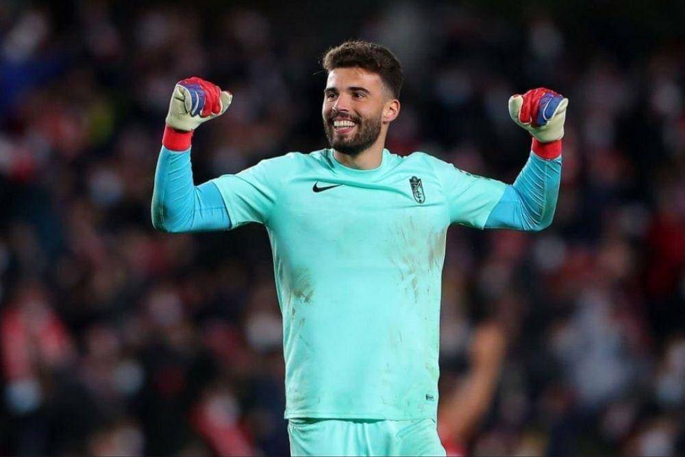 potret Maximiano saat berseragam Granada. (twitter.com/luismaximiano81)