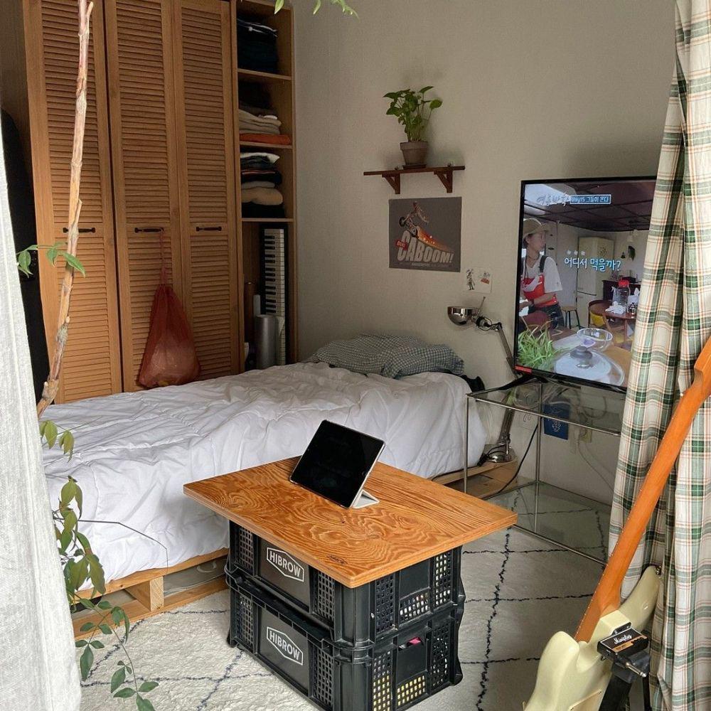 meja belajar upcycle untuk kamar kos (instagram.com/ohousetoday)