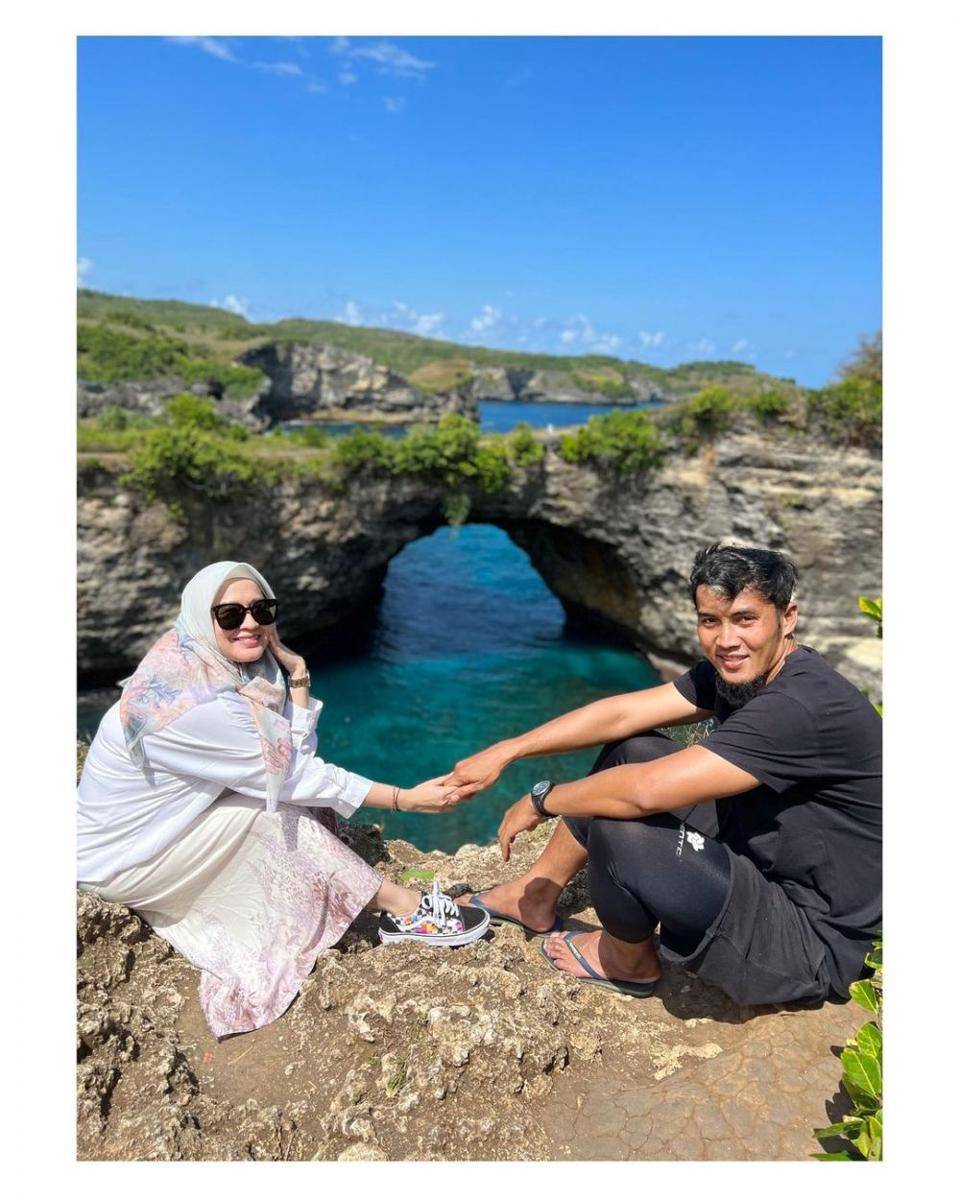 anniversary ke-10 Okie Agustina dan Gunawan (instagram.com/okieagustina_)