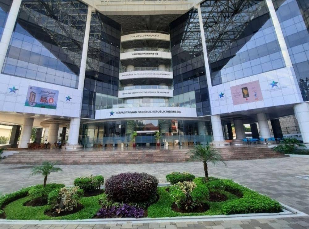 Perpustakaan Nasional RI (https://www.instagram.com/wardanisofia/)