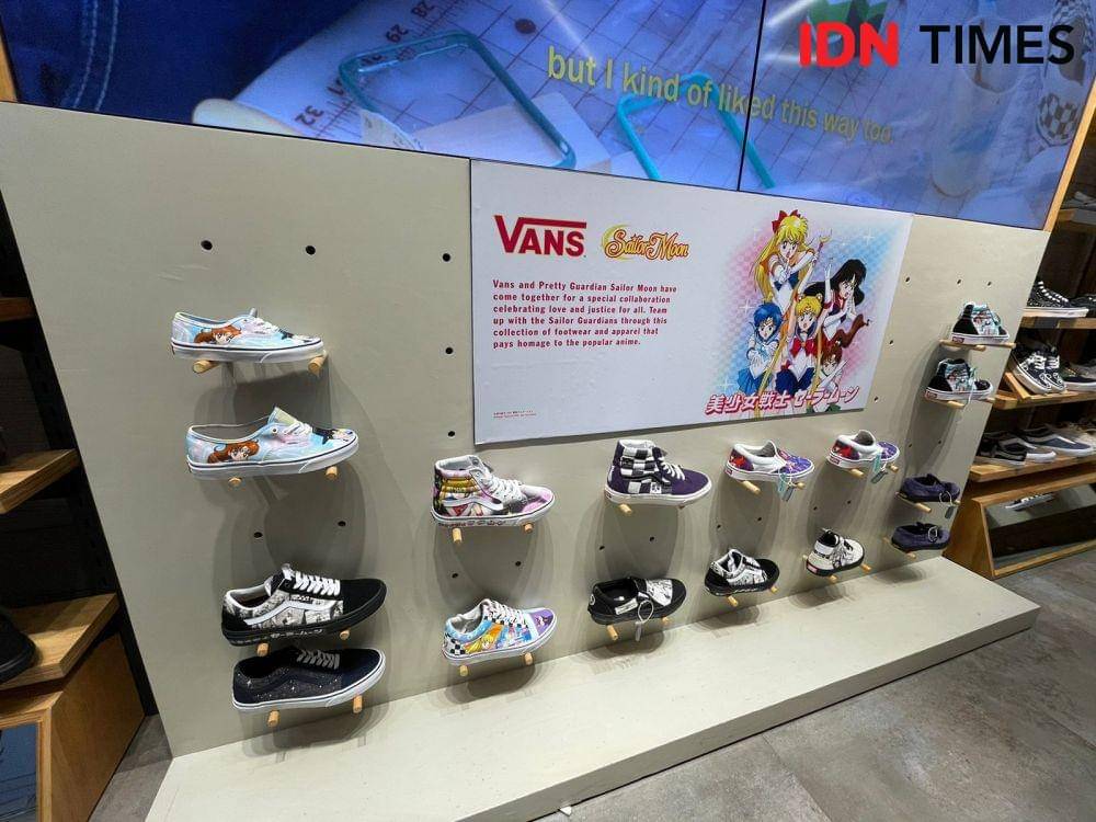 Vans x Pretty Guardian Sailor Moon Hadirkan Koleksi Unik nan Colorful