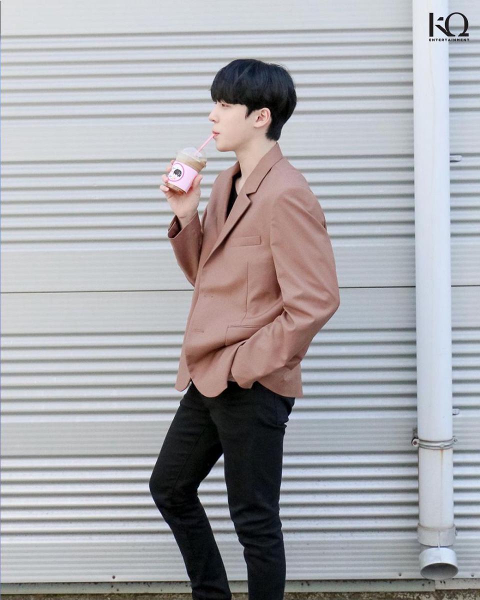 ide style Yunho ATEEZ (instagram.com/yunhogizer)