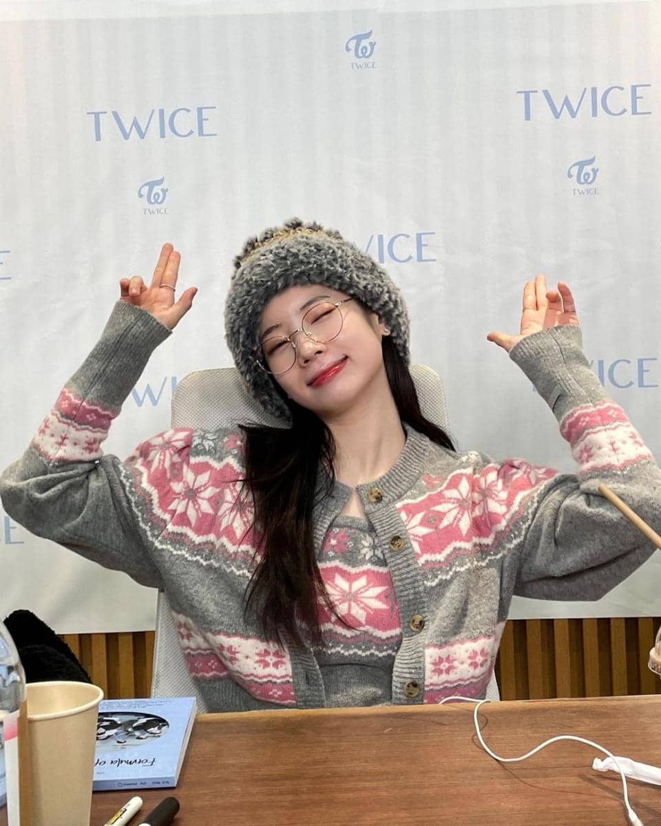 outfit dahyun twice (instagram.com/dahyuntwicey)