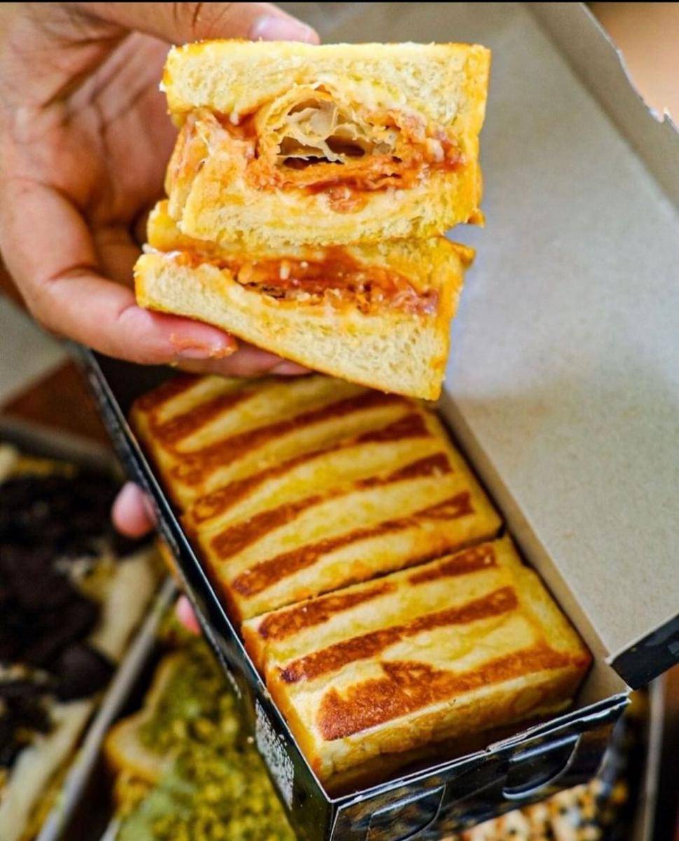 roti bakar (instagram.com/diskondijogja)