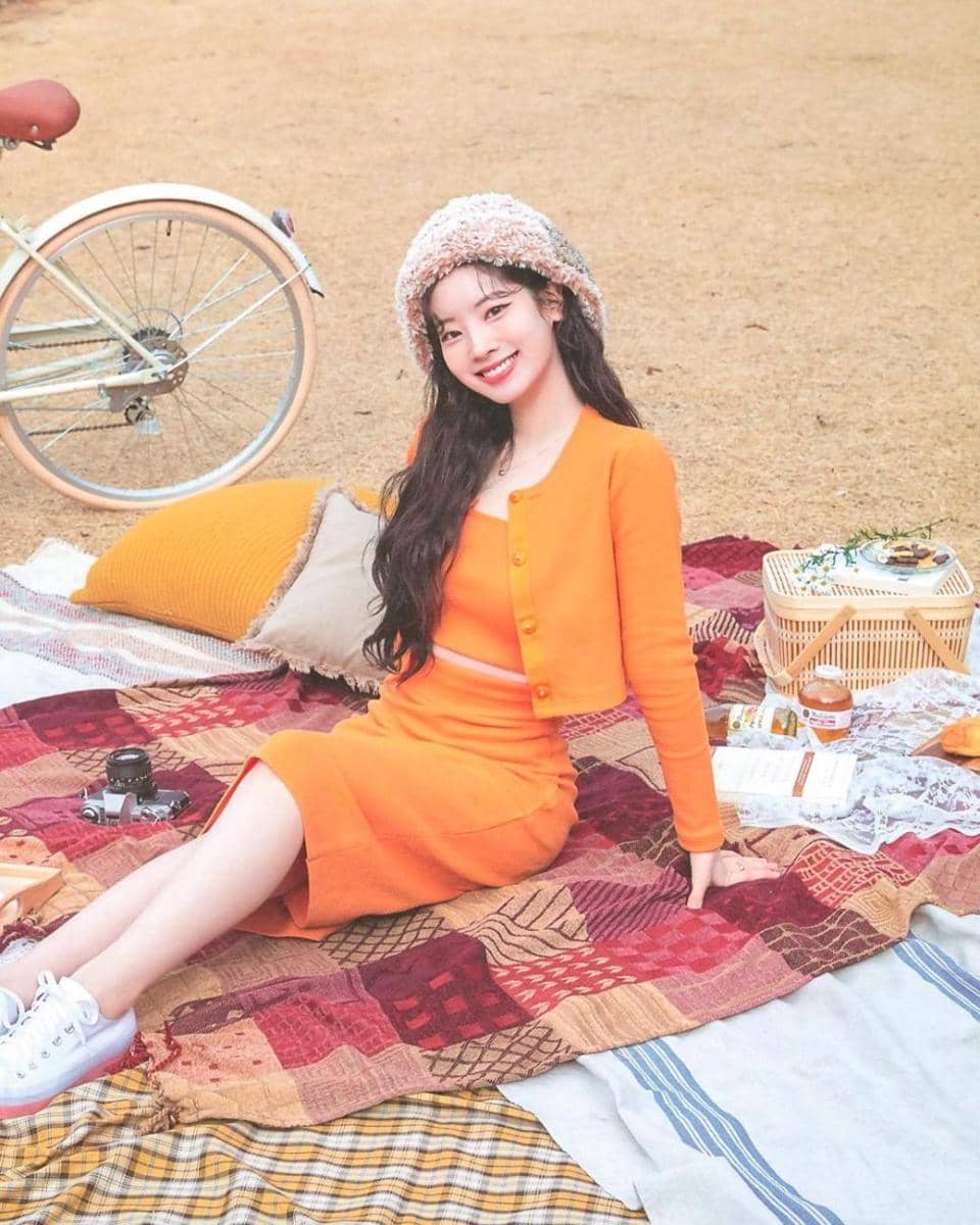 outfit dahyun twice (instagram.com/dahyunberry)