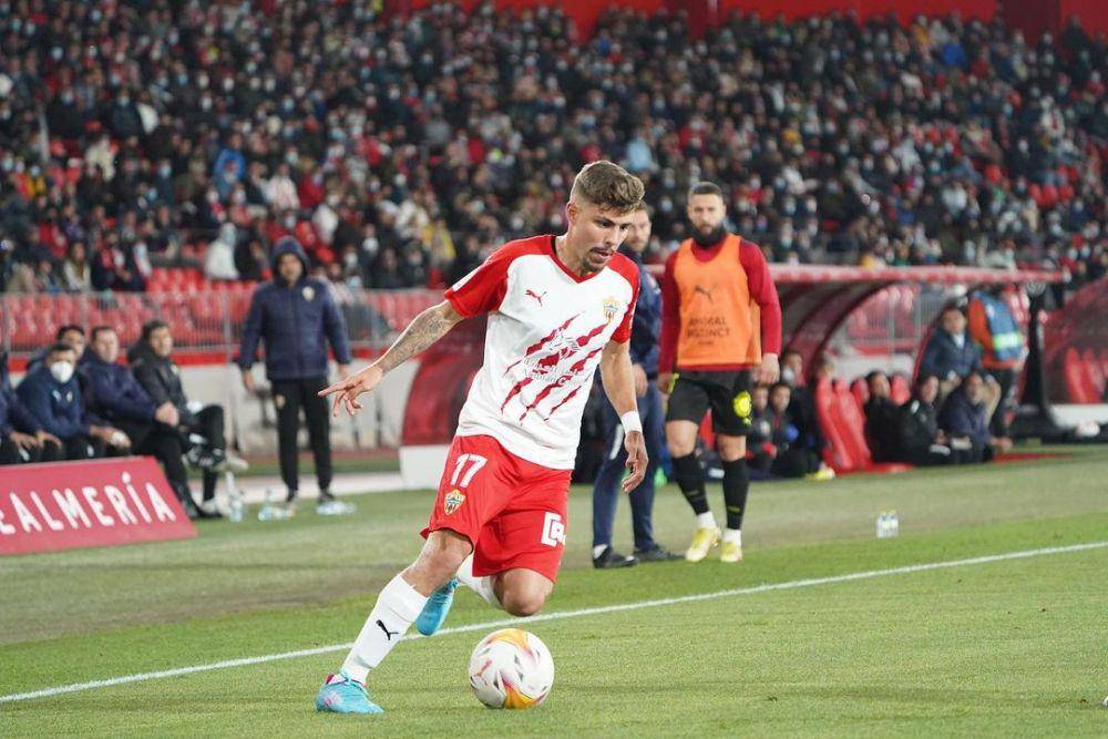 Alejandro Pozo ketika membela Almeria di Segunda Division. (instagram.com/alejandropozopozo)