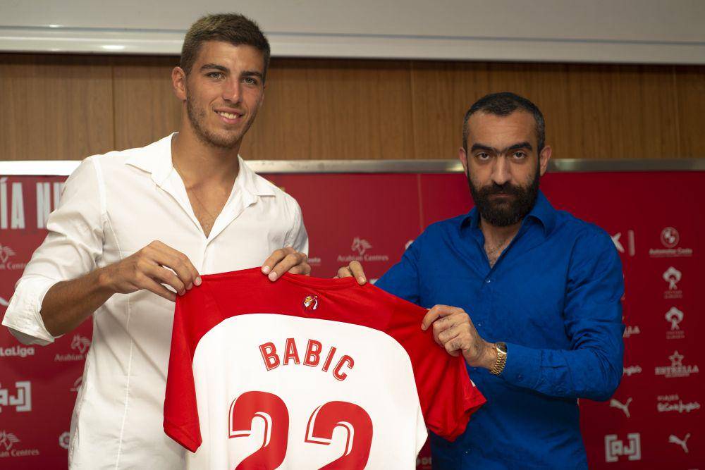 Srdjan Babic ketika bergabung dengan Almeria. (twitter.com/U_D_Almeria)