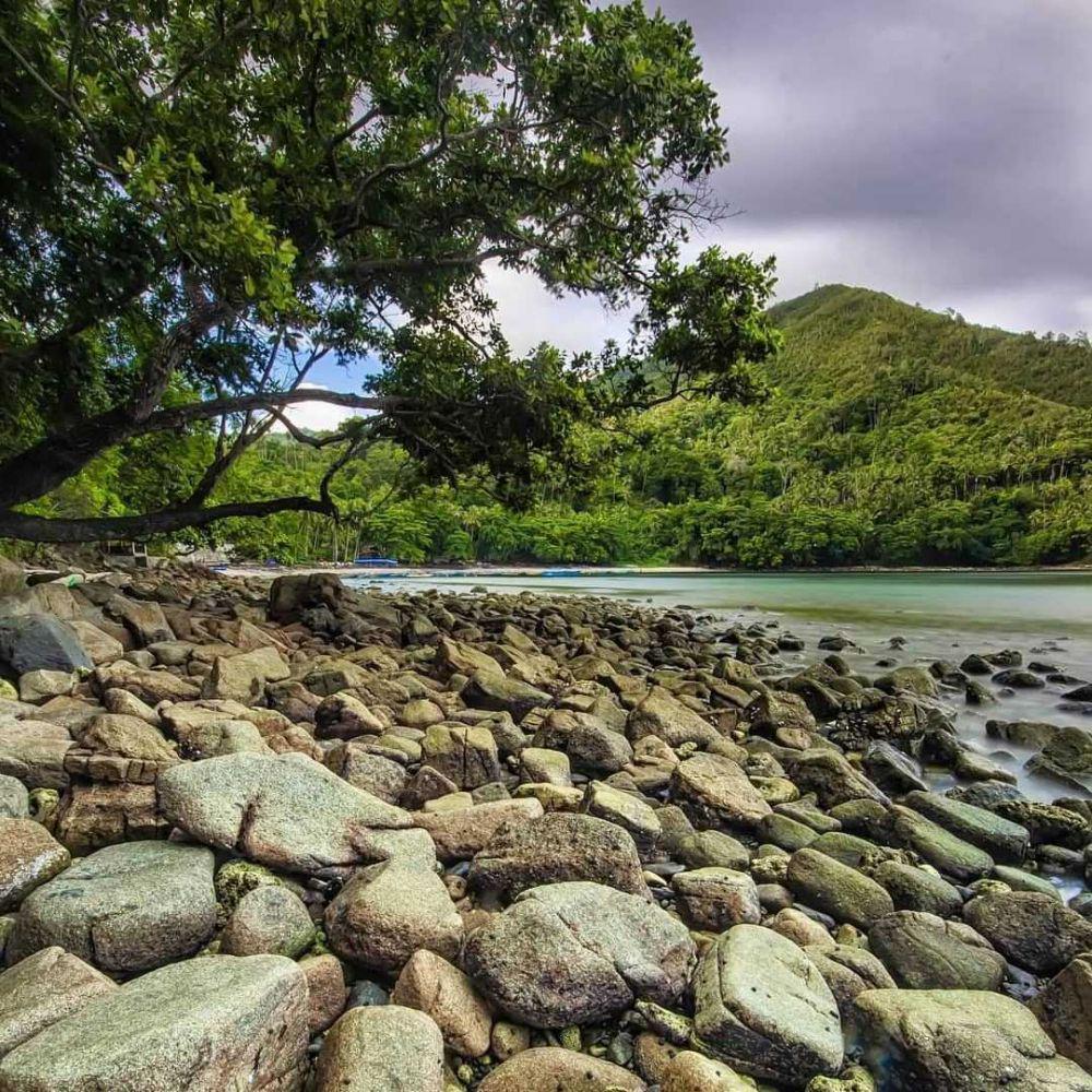 10 Pesona Pantai Hukurila, Surga Tersembunyi di Kota Ambon