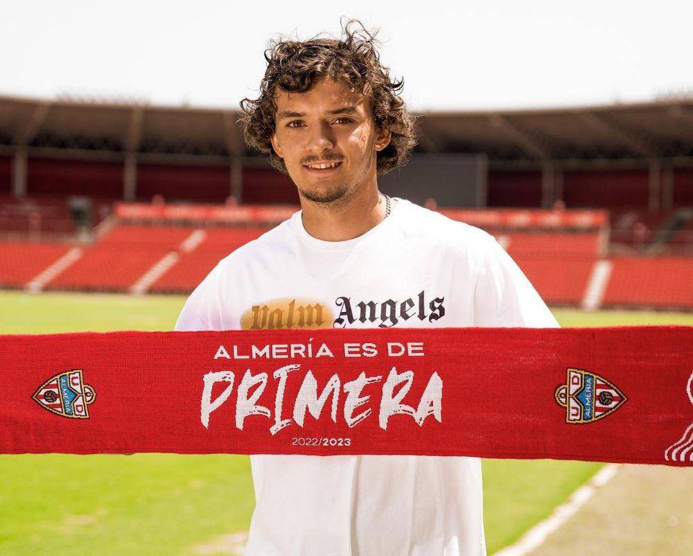 Gui Guedes ketika bergabung dengan Almeria. (instagram.com/gui10.__)
