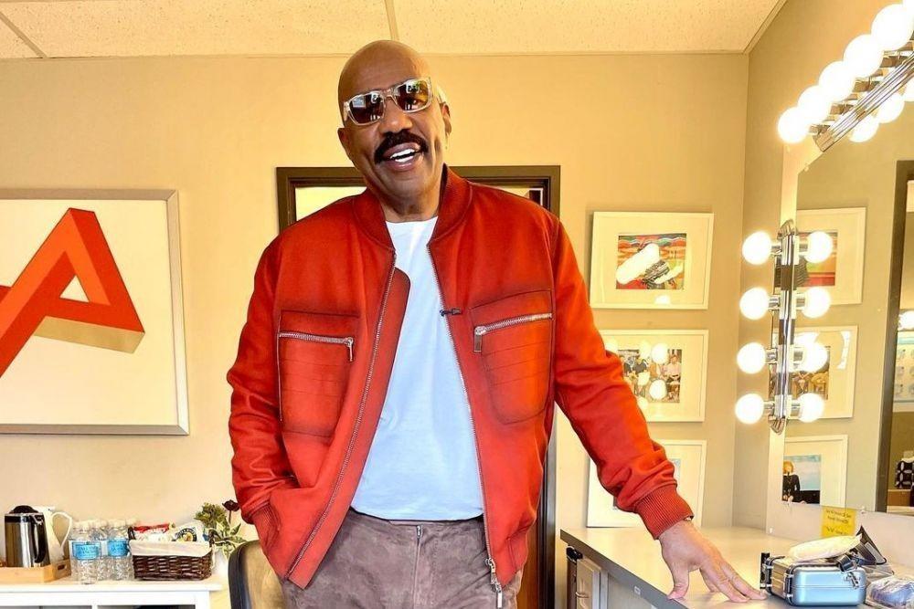 9 Fakta Steve Harvey, Pembawa Acara yang Selalu Sukses Bikin Ngakak!