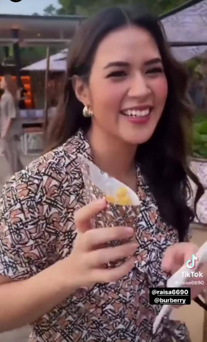 potret Raisa di acara Burberry (instagram.com/agussantosoyang)