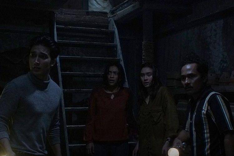 Junior Roberts, Taskya Namya, Caitlin Halderman, dan Tanta Ginting dalam film Ivanna (dok. MD Pictures/Ivanna)
