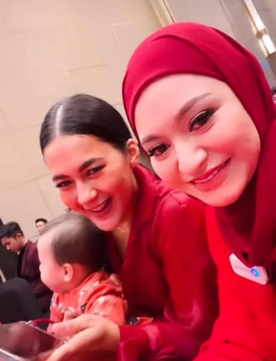 Nathalie Holscher dan Paula Verhoeven (instagram.com/nathalieholscher)