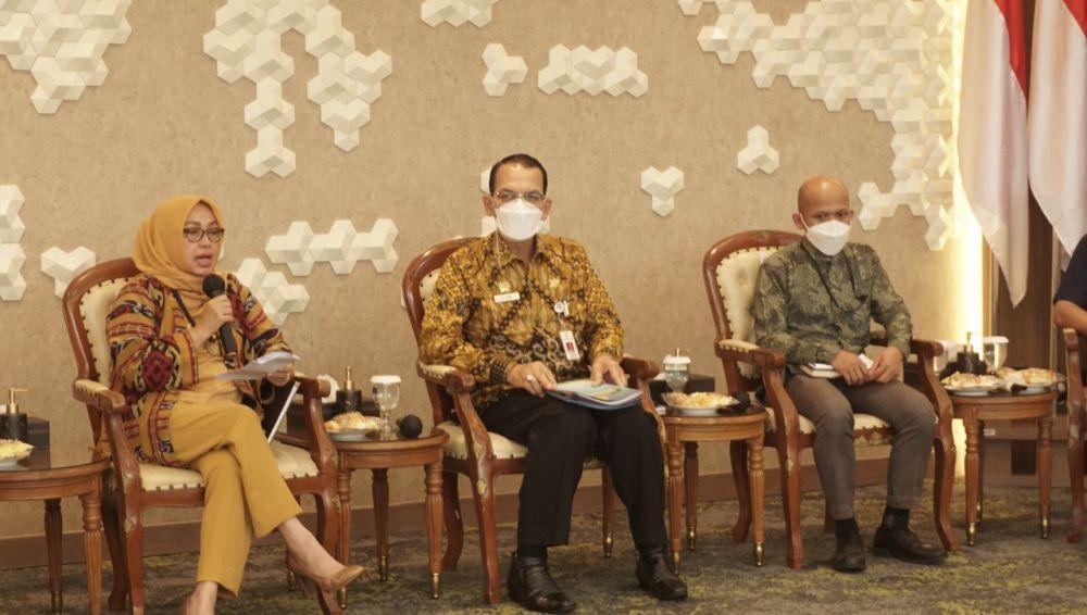 Direktur Jenderal Prasarana dan Sarana Pertanian (PSP) Kementerian Pertanian (Kementan), Ali Jamil, dalam jumpa pers di Kantor Kementerian Koordinator Bidang Perekonomian Jumat, (15/72022). (Dok. Kementan)