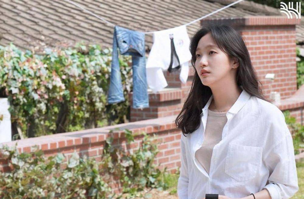 Kim Go Eun di drama The King: Eternal Monarch (instagram.com/bhent_official)