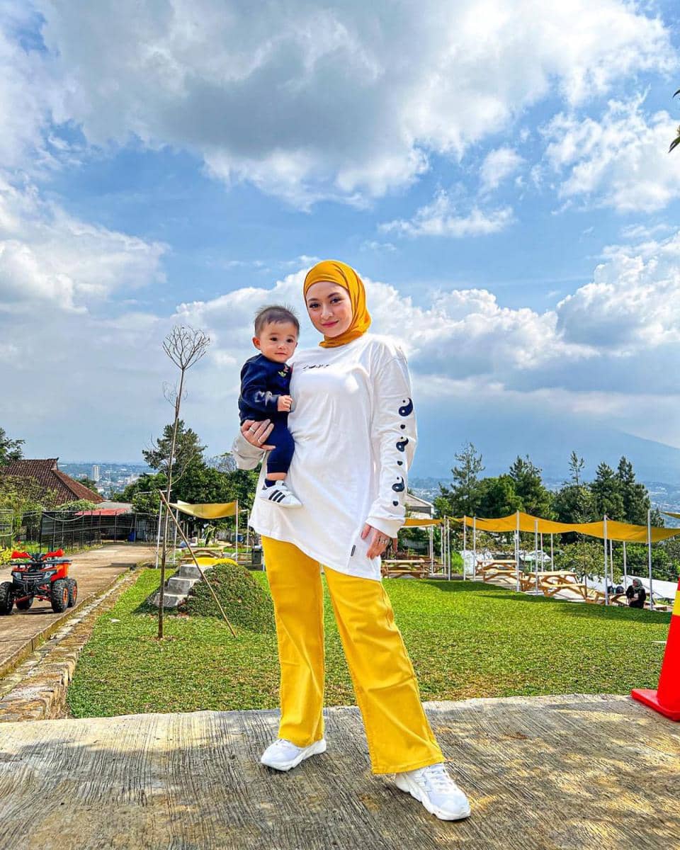 Nathalie Holscher dan Adzam Adriansyah (instagram.com/nathalieholscher)