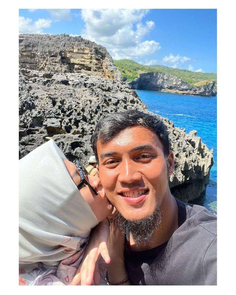 anniversary ke-10 Okie Agustina dan Gunawan (instagram.com/okieagustina_)