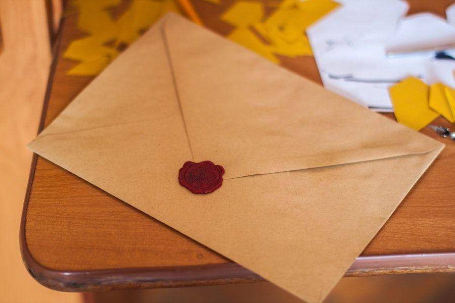 ilustrasi surat cinta (pexels.com/John-Mark Smith)