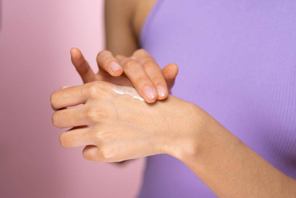 5 Rekomendasi Hand Cream Kandungan Almond, Cocok untuk Cewek Kue!