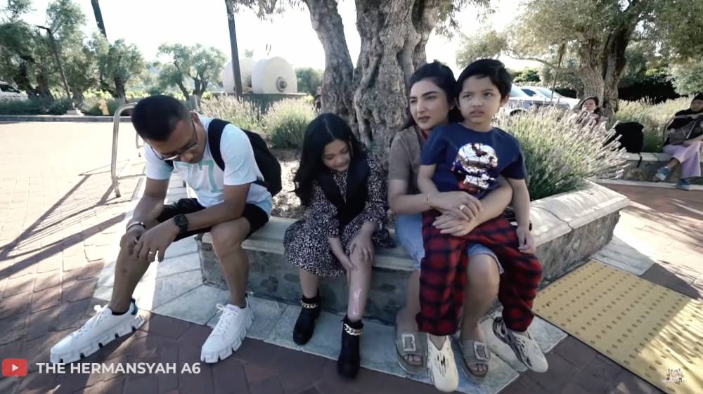 Ashanty dan keluarga di San Fransisco (YouTube.com/The Hermansyah A6)