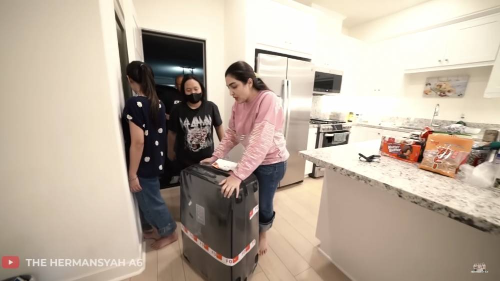 Ashanty dan keluarga di San Fransisco (YouTube.com/The Hermansyah A6)