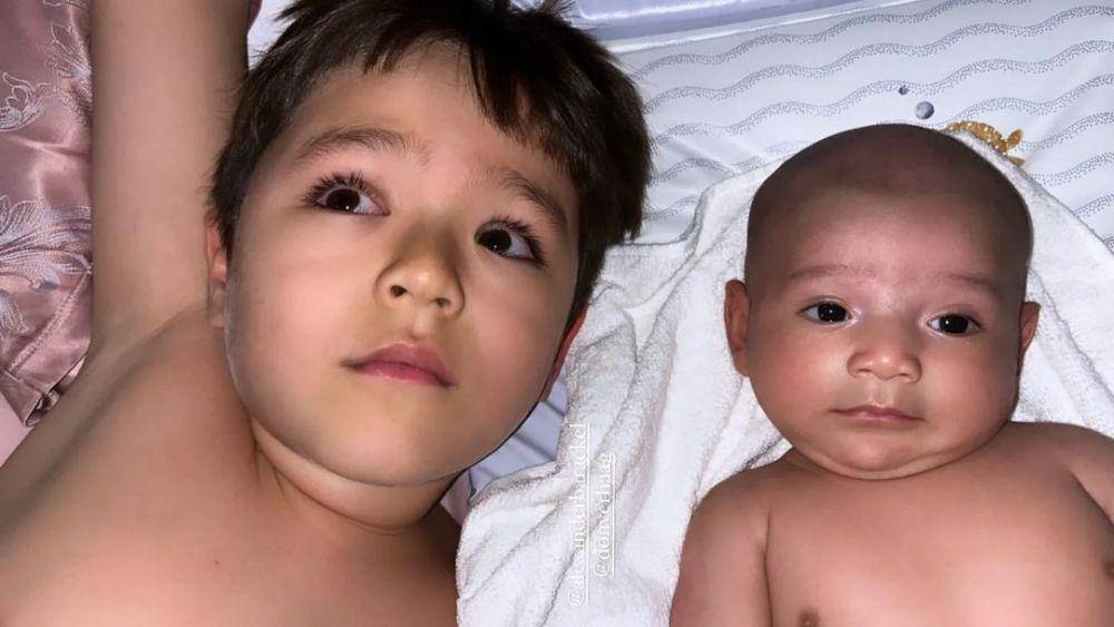 El Barack Alexander dan Don Azaiah Jan Verhaag (instagram.com/krinakribo)