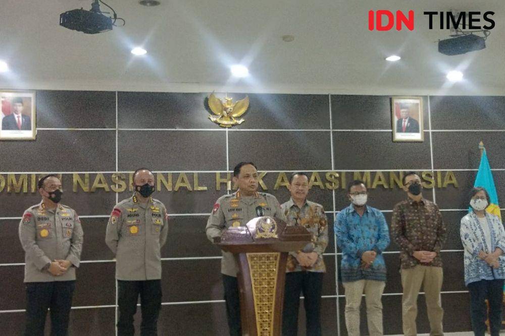 Konferensi pers di Komnas HAM, Jumat (15/7/2022). (IDN Times/Lia Hutasoit)
