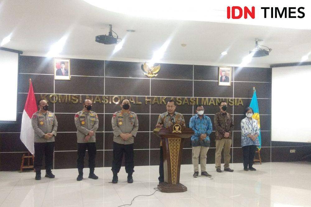 Konferensi pers di Komnas HAM, Jumat (15/7/2022). (IDN Times/Lia Hutasoit)