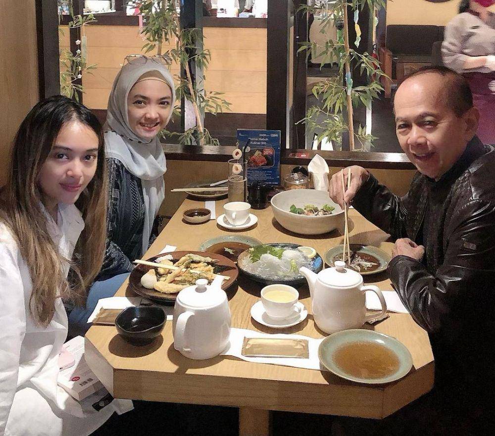 Ingrid Kansil bersama suami dan putrinya (instagram.com/ingrid_kansil)