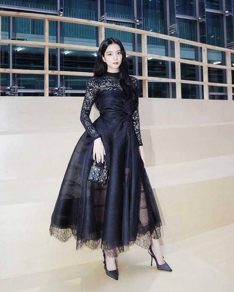 Jisoo BLACKPINK (instagram.com/sooyaaa__)