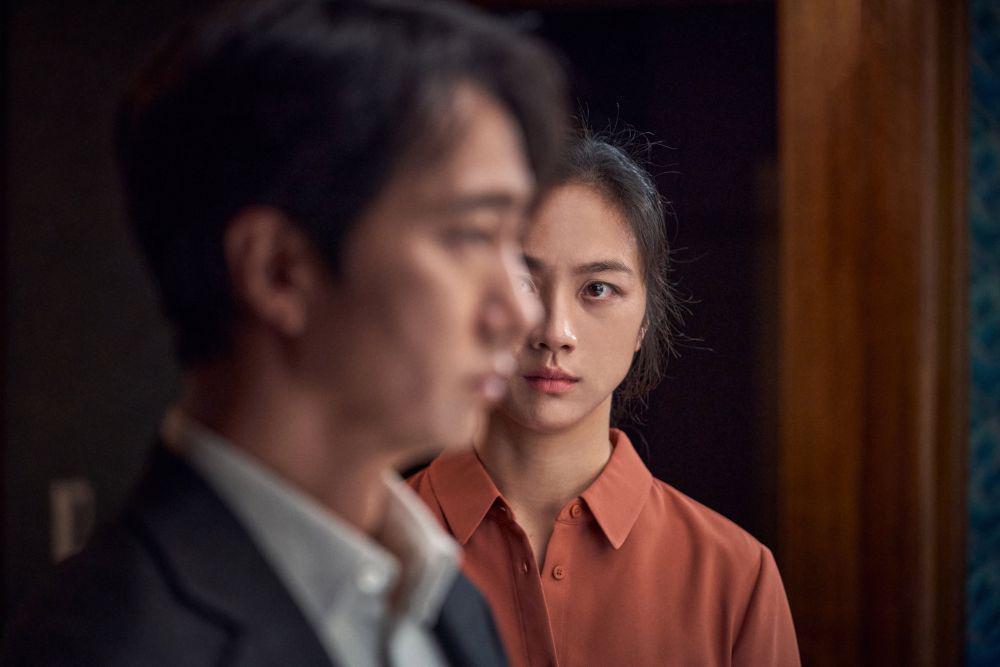 Tang Wei dan Park Hae Il dalam film Decision to Leave (dok. CJ Entertainment/Decision to Leave)