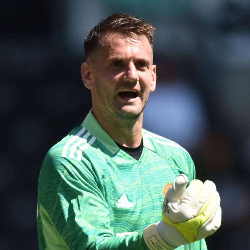 Tom Heaton (instagram.com/tomheatongk)