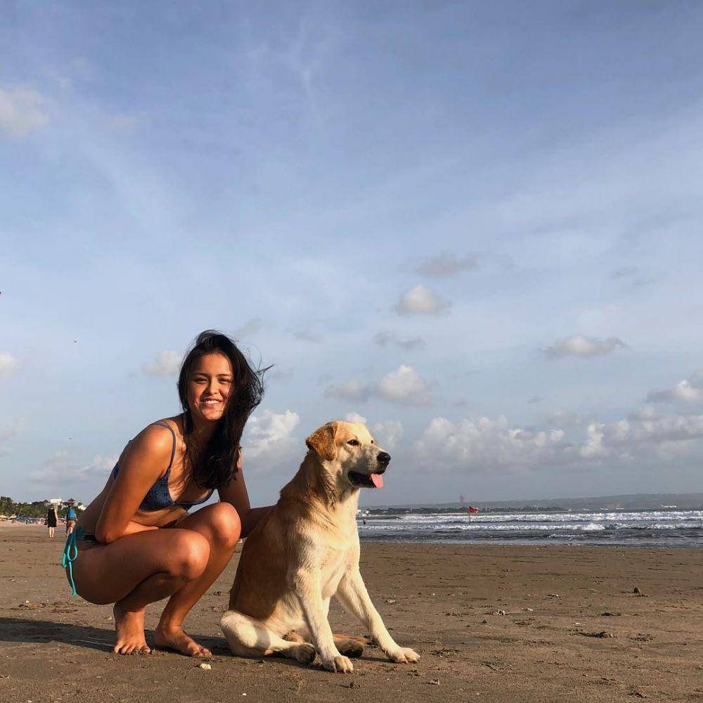 Tara saat bermain di pantai. (ig/taradermawan)