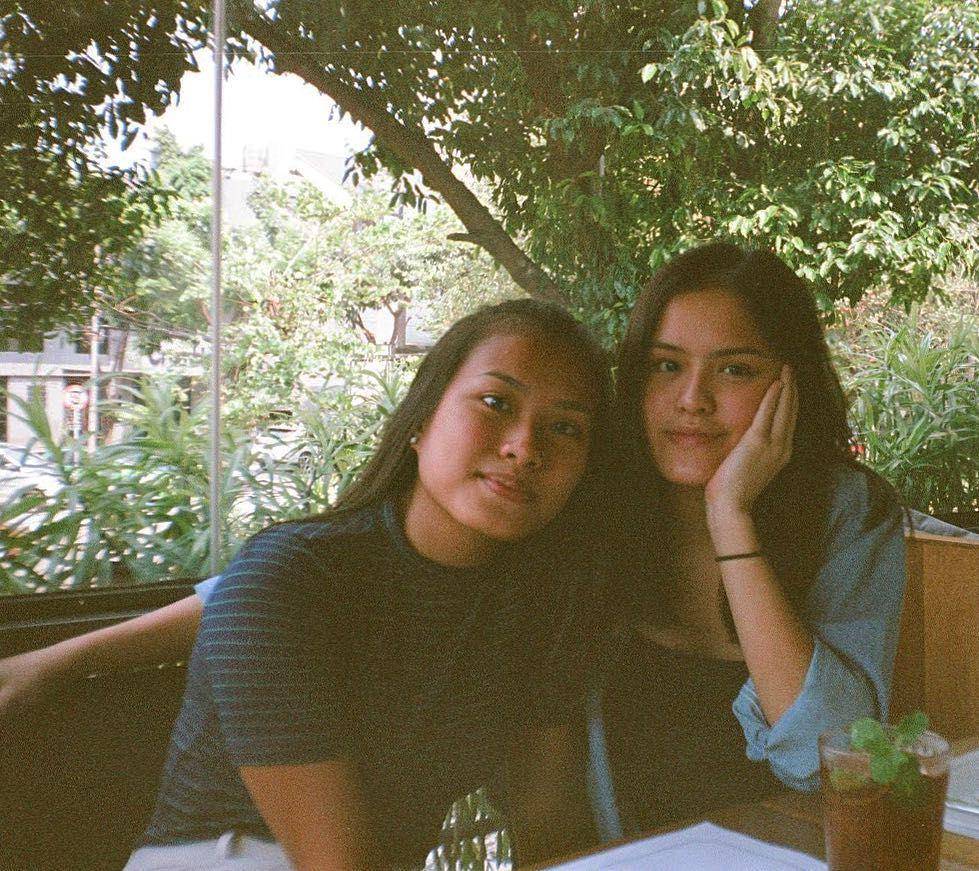 Tara bersama adiknya Kayla. (ig/taradermawan)