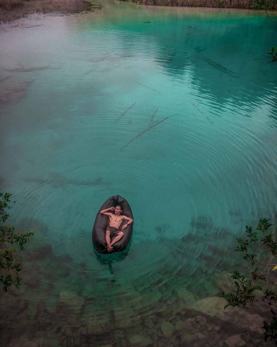 Danau Ayamaru, Papua (instagram.com/co_bex)