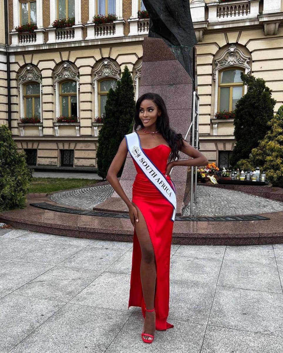 Lalela Mswane (Instagram.com/lalela_mswane)