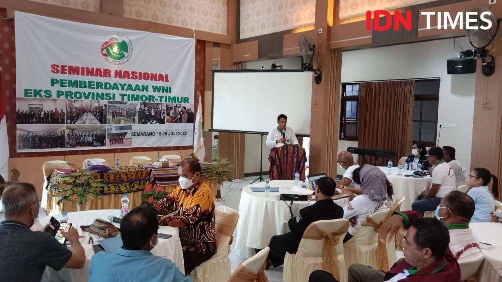 Sejumlah warga eks Timor Timur saat menggelar pertemuan di Wisma Pemda Jateng. (IDN Times/bt)