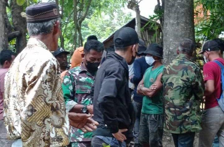 Suasana di TKP saat temuan mayat. (Dok/Warga)