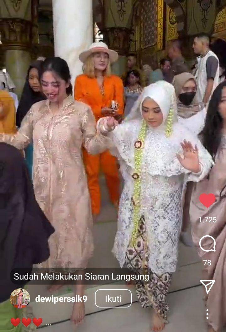 potret pernikahan Lebby dan Aldhy (instagram.com/dewiperssik8)
