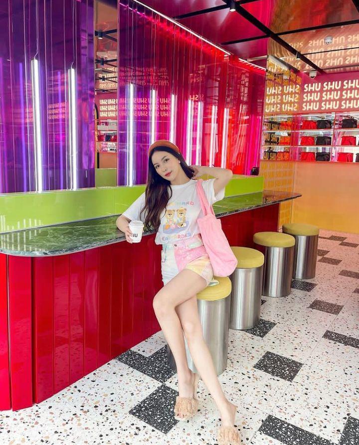 Mook Worranit (instagram.com/mookworranit)
