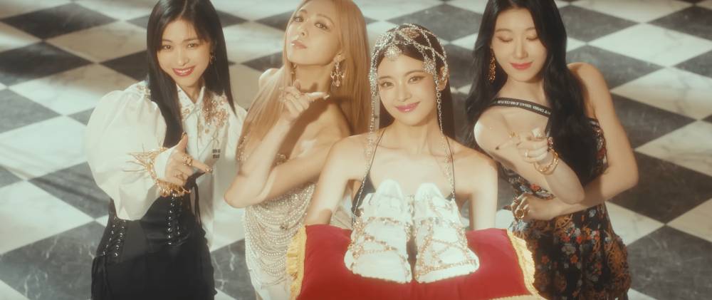 salah satu single dari album checkmate (youtube.com/JYPentertaiment)