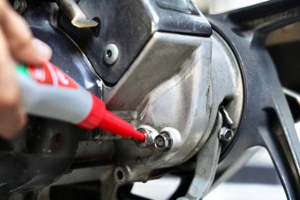 Awas! Dampak Bahaya Telat Ganti Oli Gardan Motor Matic