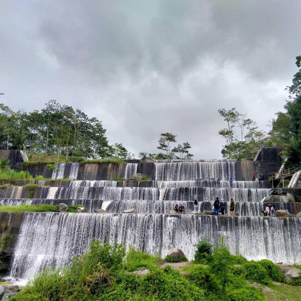 potret Grojogan Watu Purbo (instagram.com/Agoenk_crystal)