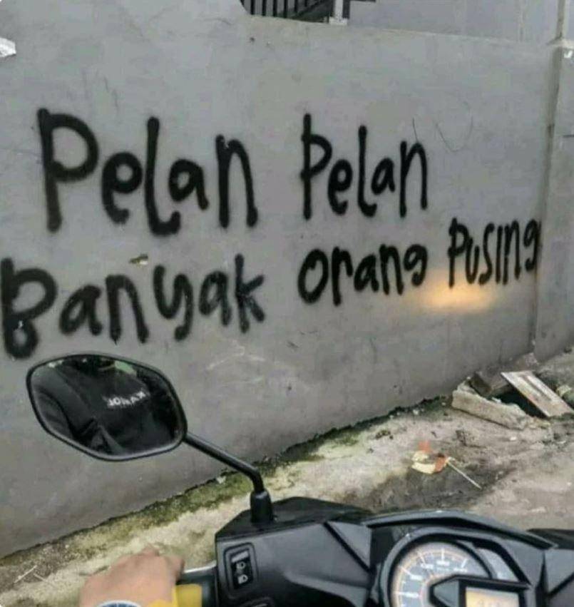 tulisan harap hati-hati (instagram.com/sukijan.id)