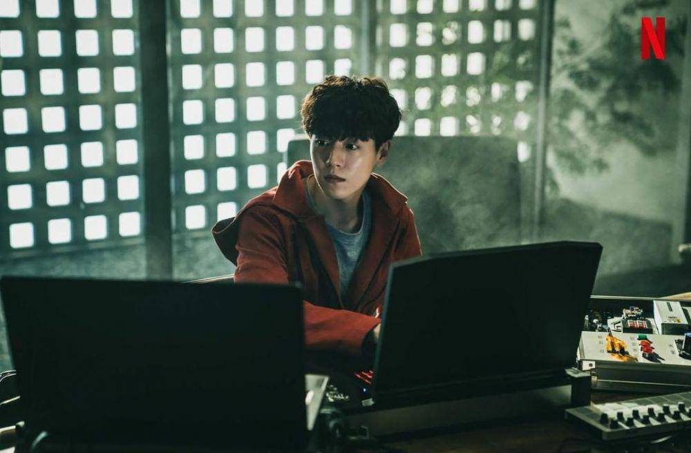 Lee Hyun Woo di drama Money Heist: Korea (instagram.com/netflixkr)
