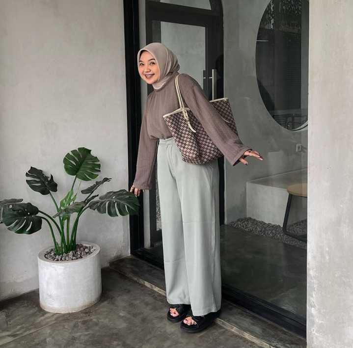 ootd hijab cewek chubby (instagram.com/s.sraaa)